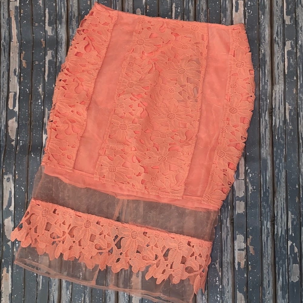 Adorable pink lace pencil skirt!